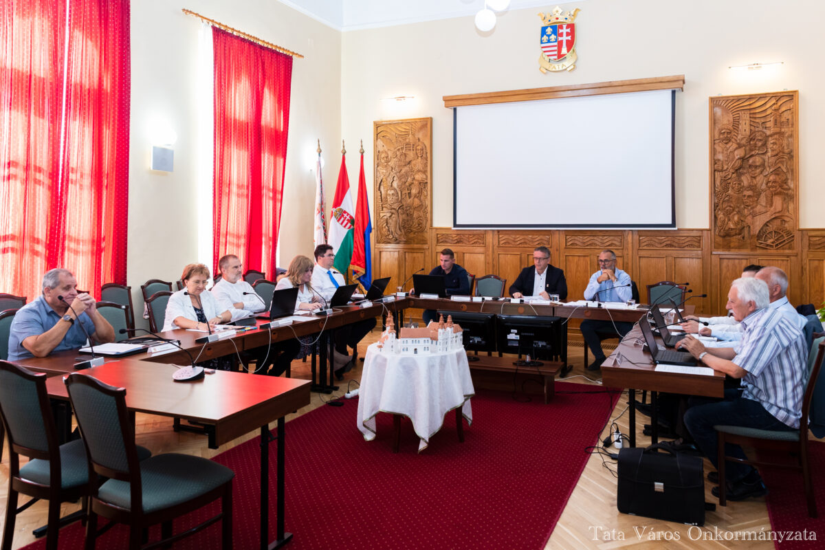 Kiemelt kép a Rendkívüli testületi ülést tartottak a Városházán című bejegyzéshez