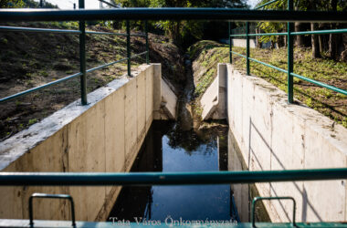 Kiemelt kép a Lezárult a több, mint 1, 1 milliárd forintos vízrendezési projekt – 1755 méteren épült új csatorna című bejegyzéshez