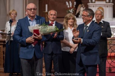 Kiemelt kép a Tata Városáért kitüntetés arany fokozatában részesült Solymár Endre című bejegyzéshez