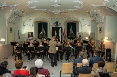 Kiemelt kép a A dandárzenekar koncertje zárta az 1956-os forradalomra emlékező programsorozatot című bejegyzéshez