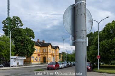 Kiemelt kép a Megállni tilos táblát helyeztek ki a vasútállomásnál című bejegyzéshez
