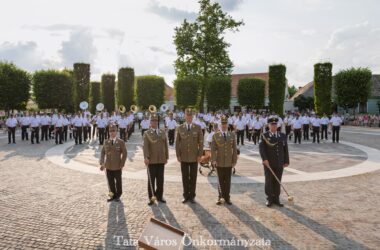 Kiemelt kép a Idén is megtelt a Kossuth tér a katonazenekari találkozón című bejegyzéshez