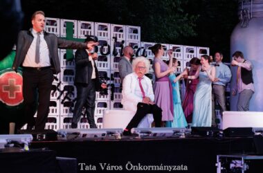Kiemelt kép a Tatára gördült az Opera című bejegyzéshez