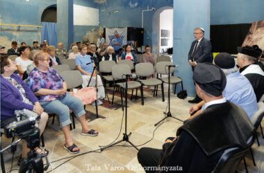 Kiemelt kép a Újra élettel telt meg a tatai zsinagóga című bejegyzéshez