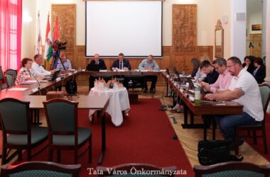Kiemelt kép a Rendkívüli ülésen tárgyaltak a képviselők a Várárok Tóváros felé eső részének eladásáról című bejegyzéshez