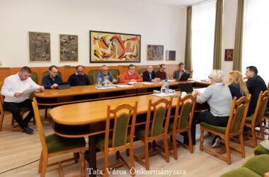 Kiemelt kép a Megkezdődött az egyeztetés a tatai Esterházy-kastély szakmai üzemeltetéséről című bejegyzéshez