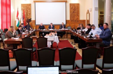 Kiemelt kép a Üléseztek városunk képviselői című bejegyzéshez